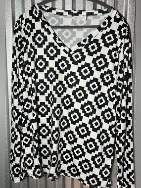Rolling Ranch Boutique Southwestern Print Long Sleeve Top 3X NWOT